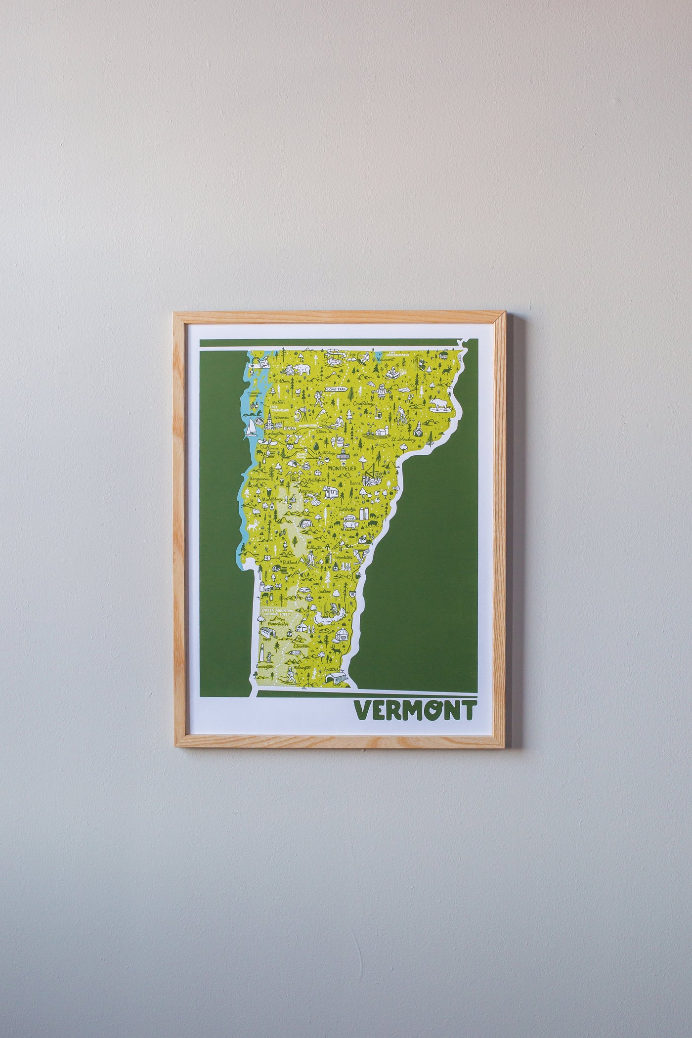 Vermont Map Print by Brainstorm - Visit Vermont! The Green Mountain State - Middlebury, Burlington, Waterbury, Woodstock, Rutland, Stowe, Ludlow, Shelburne 